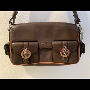 Vintage Givenchy Shoulder Bag 💼 🔥